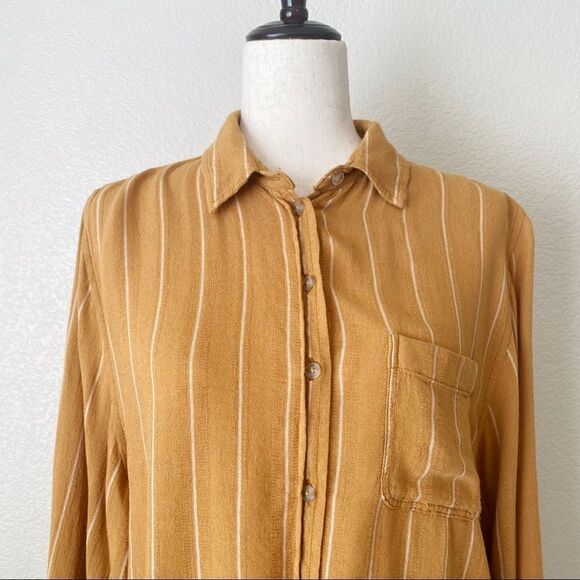 American Eagle Front Tie Striped Button Down Women’s Shirt - Picture 2 of 10